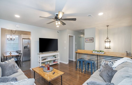 Nashville House | Super Cute 4 bed/2 bath home with Hot Tub/Fire Pit/Game Room!