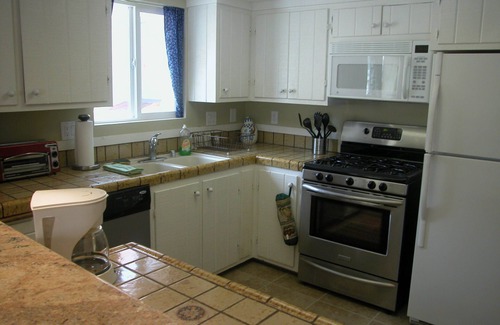 Big Bear Lake Cabin | Super cute and clean 2 bedroom 2 bath Centrally located in Big Bear Lake