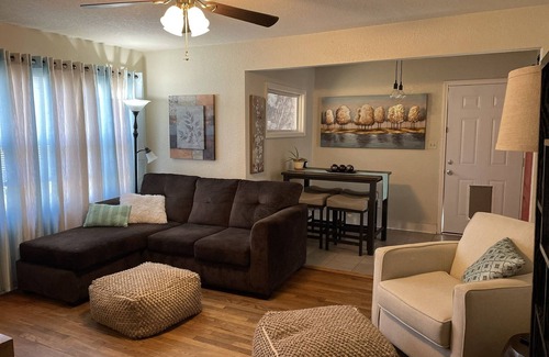 Benton Cottage | Super cute getaway home!