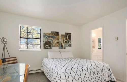 Fort Collins Condo | Super cute remodeled 2 bedroom, 2 bath, pet friendly 1-car garage home in FoCo!