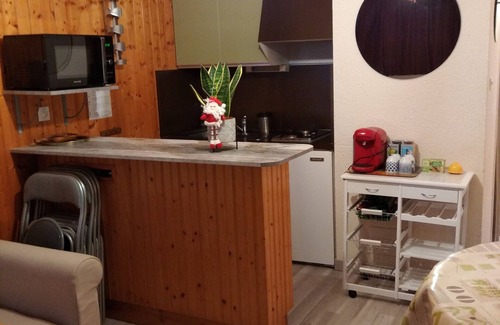 Besse-et-Saint-Anastaise Apartment | Super-Besse Centre Station - STUDIO 4/5 People- at the foot of the slopes.