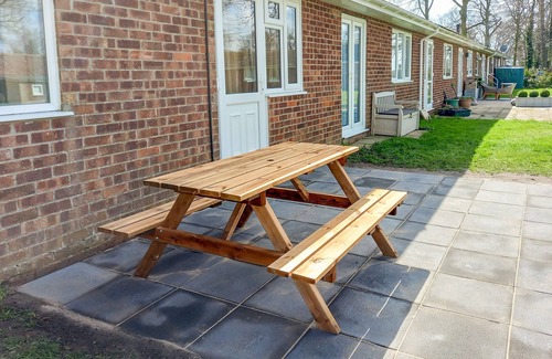 Great Yarmouth Cottage | Super fun for a traditional park holiday.