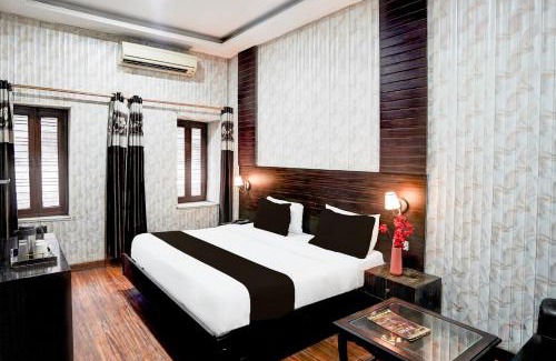 Dehradun Hotel | Super Hotel O Tyagi Road near Railway Station