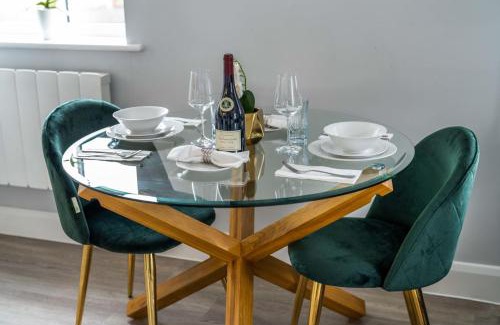 Maidenhead Apartment | Super Luxe Central Maidenhead Apartment