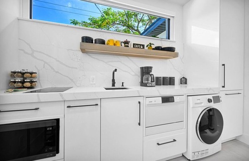 Seybold Apartment | Super Modern Studio Apartment in Design District