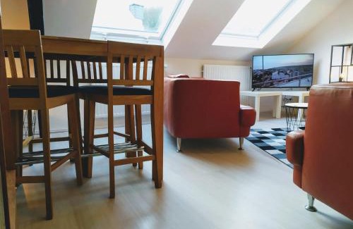 Stolberg Apartment | Super Wohnungen #2, #3 und #4 DG im Zentrum, Süd-Sonne und Burg-Blick