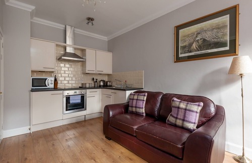 Old Town Apartment | Superb 1 bedroom + sofabed on the famous Royal Mile, 150 metres to Edinburgh Castle