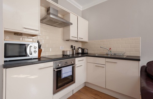 Old Town Apartment | Superb 1 bedroom + sofabed on the famous Royal Mile, 150 metres to Edinburgh Castle