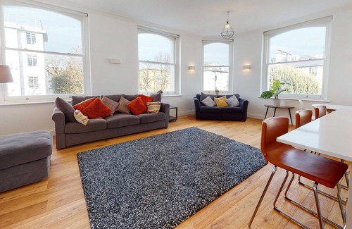 Camden Apartment | Superb 2 Bed Flat Camden 5 min walk/tube Station