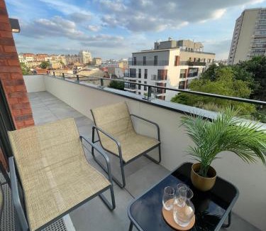 Malakoff Apartment | Superb 3 Bedroom near to Paris with Parking