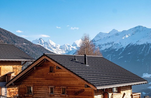 St. Luc Ski Chalet | Superb 5-room apartment, entrance hall, opening onto a pleasant living room with mezzanine, open and