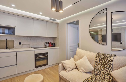 Necker Apartment | Superb AC Apartment Champs de Mars Eiffel Tower