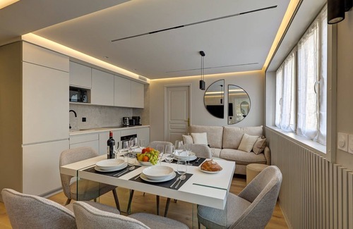 Necker Apartment | Superb AC Apartment Champs de Mars Eiffel Tower