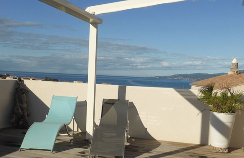 Propriano Apartment | SUPERB APARTMENT + LARGE TERRACE WITH PANORAMIC SEA VIEW (2 PEOPLE)