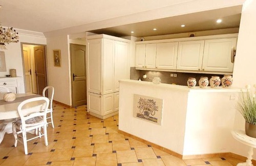 Sainte-Maxime City Centre Apartment | Superb Apt Great Comfort with Balcony & Pool
