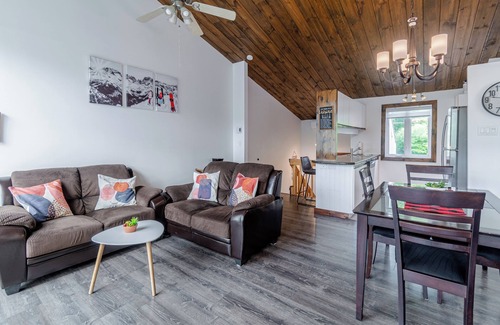 Stoneham Apartment | Superb condo facing Stoneham ski slopes!