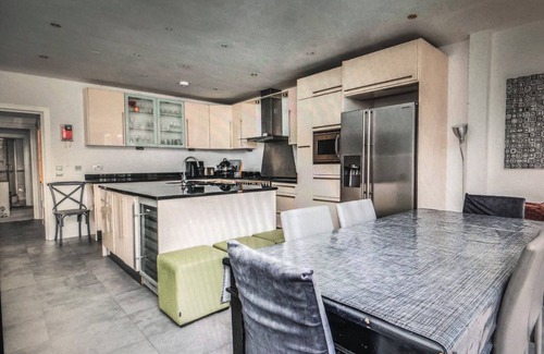 Wimbledon House | Superb contemporary house with parking close to Wimbledon Common