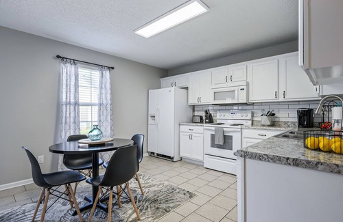 Cartersville House | Superb For Traveling Workers Near Cartersville