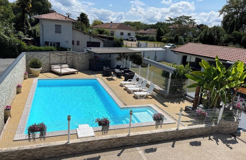 Saint-Martin-de-Seignanx House | Superb 21 person house with spa, swimming pool, billiards, darts and table tennis.