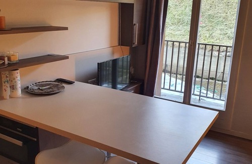 Les Angles Apartment | Superb, fully-equipped, refurbished 22 m² studio. Shops and tracks nearby