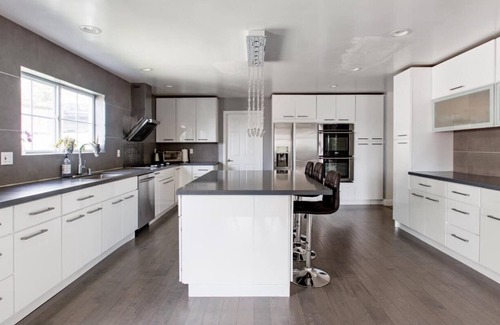 Piedmont House | Superb Location. Sunny 3700Sqf Sanctuary. Trails/Woods/Views. 20min from SF