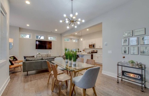 Historic Waverly House | Superb Luxury-Big And Gorgeous- 10 Comfy Beds