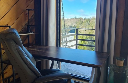 Wentworth-Nord Ski Chalet | Superb luxury chalet lost in the forest, with spa, fireplace and lake view!
