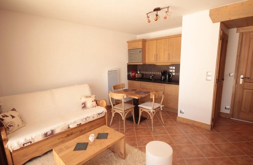 Bisanne 1500 Apartment | Superb new 2-room with pool, covered parking and Wi-Fi