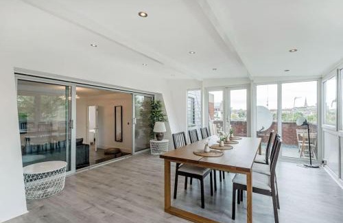 Kensington Apartment | Superb penthouse with 2 bathrooms and roof terrace