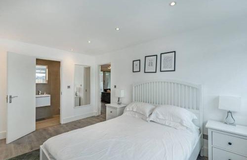 Kensington Apartment | Superb penthouse with 2 bathrooms and roof terrace
