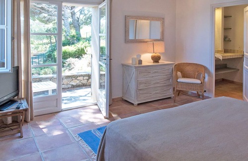 Guerrevieille Villa | Superb property with beautiful garden, sea view and vis-à-vis the beach