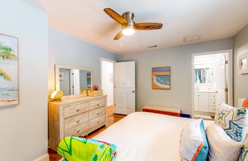 Thonotosassa Apartment | Superb renovated Florida home with pool, kitchen, & balcony