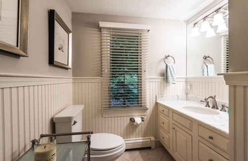 North Chatham House | Superb, Upscale Waterfront in North Chatham: 078-C