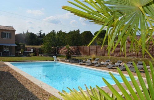 Croagnes Villa | Superb villa in Luberon near Gordes heated pool and spa