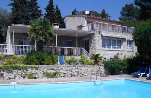 Le Liouquet Villa | Superb villa in a private residential field - Large pool