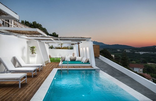 Almyrida Villa | Superb villa with breath-taking view !