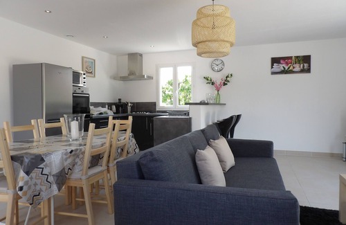 Nyons House | Superb villa with swimming pool in Nyons CLIM 3 CH close to all amenities.