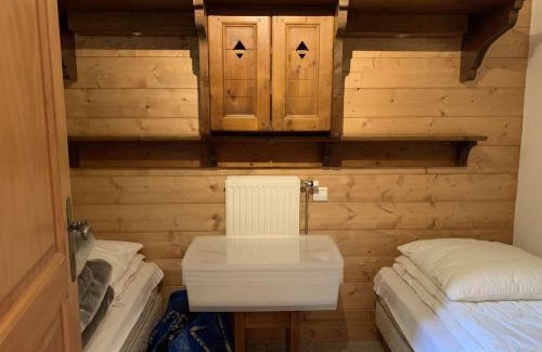 Meribel Village Apartment | Superbe Appartement 4P 6 Pers avec Piscine et Parking à Méribel - FR-1-180-598