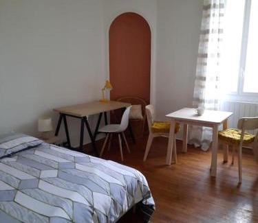 Faubourg Sud Apartment | Superbe appartement sur cour arborée