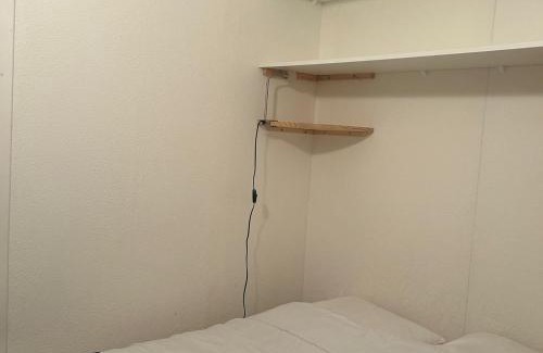 Besse-et-Saint-Anastaise Apartment | Superbe T2 Cabine avec Terrasse et Parking à Super Besse - FR-1-814-66