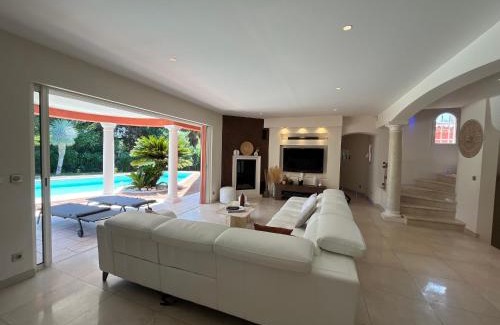 Frejus Villa | Superbe villa avec piscine privée à Fréjus - FR-1-466A-56