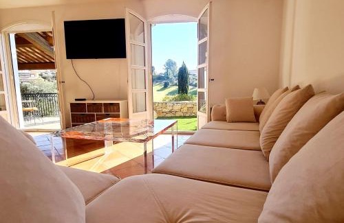 Saint-Cyr-sur-Mer Villa | SUPERBE VILLA-DOMAINE AVEC GOLF PISCINE ET TENNIS