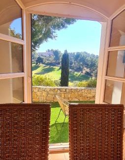 Saint-Cyr-sur-Mer Villa | SUPERBE VILLA-DOMAINE AVEC GOLF PISCINE ET TENNIS