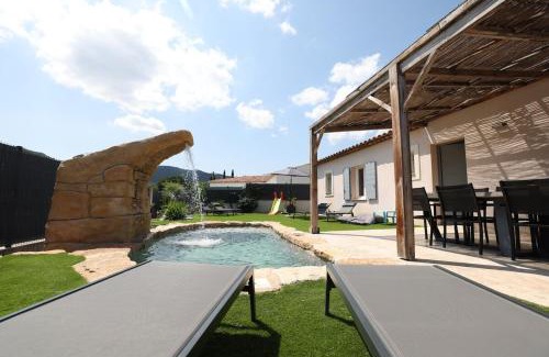 Preconil Villa | Superbe Villa climatisée, piscine, jardin, parking
