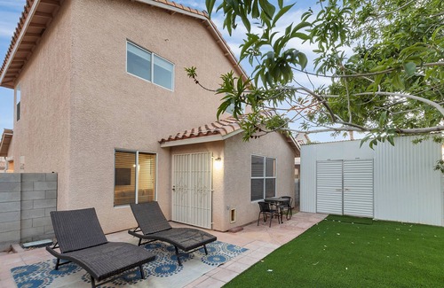 Silverado Ranch House | Superhost 5 star 3 Bedroom 2.5 Bathroom Townhouse