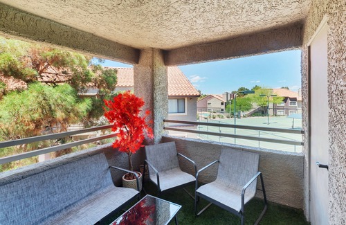Spring Valley Apartment | Superhost 5 Star ⭐ Service Vaulted Ceilings