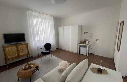 Rhein-Erft-Kreis District Apartment | Superior Apartment: City location Museums Castles Phantasialand shuttle on the doorstep