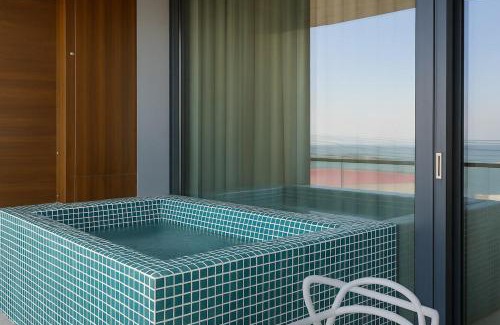 Eforie Nord Apartment | Superior Apartment Jacuzzi & Lake view