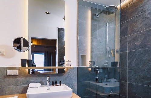 Rain Apartment | Superior Doppelzimmer mit Balkon Flex HP - Hotel Stockinggut by Avenida Leogang