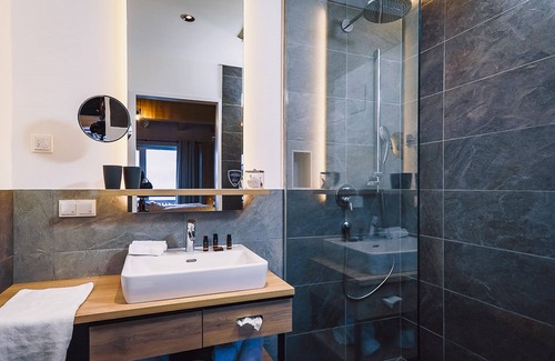 Rain Apartment | Superior Doppelzimmer mit Balkon Super Flex BF - Hotel Stockinggut by Avenida Leogang